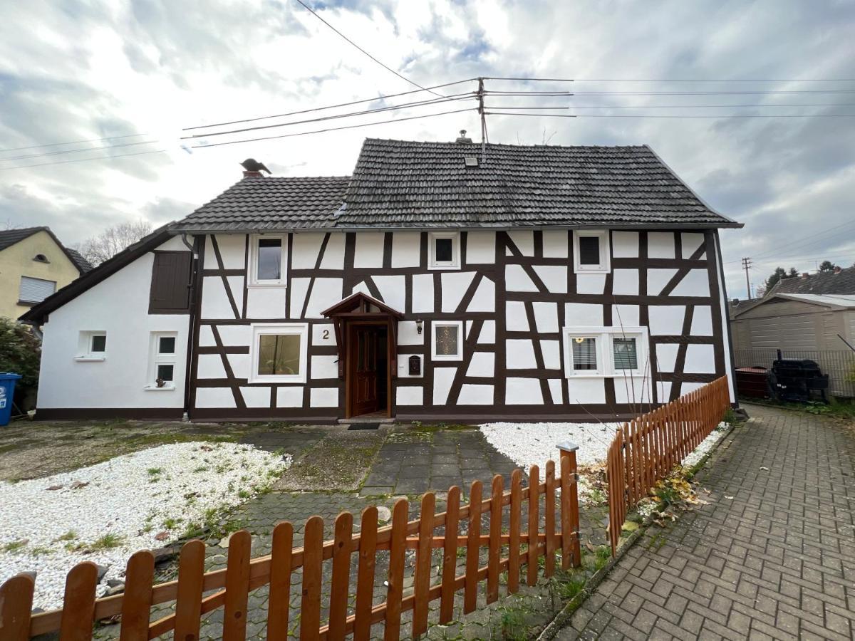 300 Jahre Altes Renoviertes Fachwerkhaus Villa Peterslahr Екстериор снимка