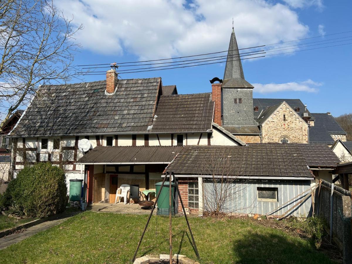 300 Jahre Altes Renoviertes Fachwerkhaus Villa Peterslahr Екстериор снимка